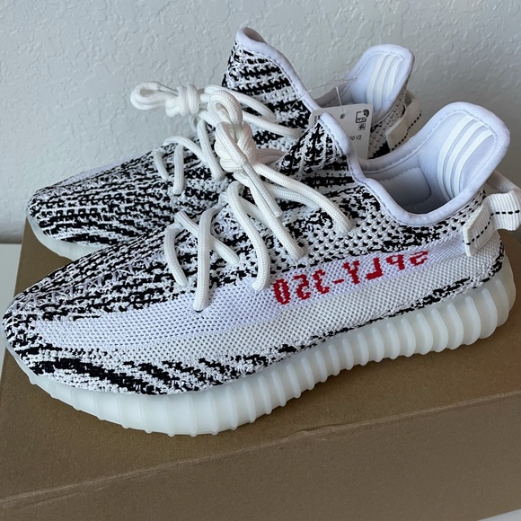 Adidas yeezy 350 v2 zebra size 5